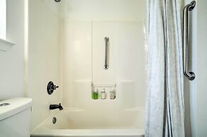 Quaint Santa Teresa Retreat Near the Border