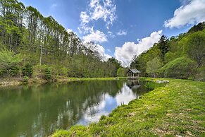 Mars Hill Cabin w/ Pool Table ~ 2 Mi to Wolf Ridge