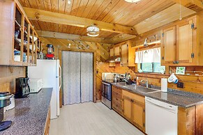 Mars Hill Cabin w/ Pool Table ~ 2 Mi to Wolf Ridge