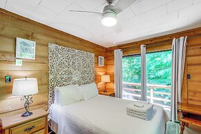 Mars Hill Cabin w/ Pool Table ~ 2 Mi to Wolf Ridge