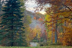 Mars Hill Cabin w/ Pool Table ~ 2 Mi to Wolf Ridge