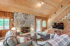 Mars Hill Cabin w/ Pool Table ~ 2 Mi to Wolf Ridge