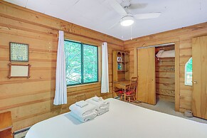 Mars Hill Cabin w/ Pool Table ~ 2 Mi to Wolf Ridge