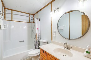 Mars Hill Cabin w/ Pool Table ~ 2 Mi to Wolf Ridge