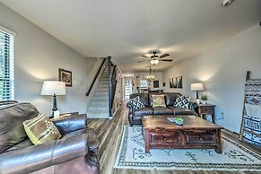 Rustic Ruidoso Retreat Near Shops & Mountains!