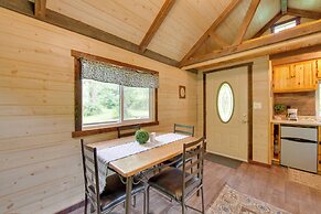 Tranquil Creekside Cabin in Dutch Country!