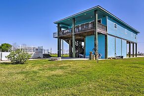Waterfront Sargent House w/ Sparkling Pool!