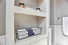 Updated Bayonne Townhome ~ 11 Mi to Nyc!