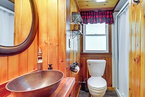Cozy Wisconsin Getaway w/ Dock & Lake Access!