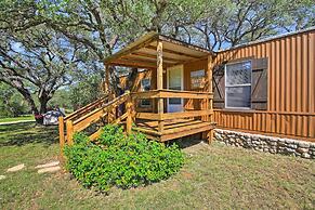 Quiet Utopia Cabin w/ Deck & Mountain Views!