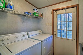Quiet Utopia Cabin w/ Deck & Mountain Views!