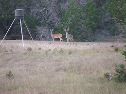 Quiet Utopia Cabin w/ Deck & Mountain Views!