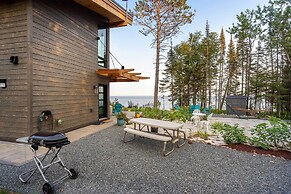 Waterfront Cabin on Lake Superior w/ Fire Pit