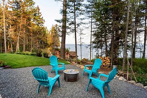 Waterfront Cabin on Lake Superior w/ Fire Pit