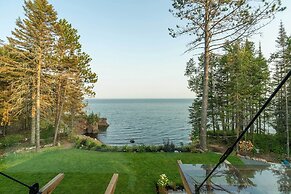 Waterfront Cabin on Lake Superior w/ Fire Pit