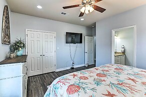 Steps to Shore: Crystal Beach Retreat w/ Deck!