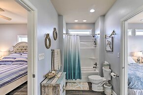 Steps to Shore: Crystal Beach Retreat w/ Deck!