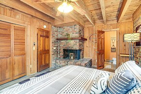 Treehouse-style Cabin, 1 Mi to Massanutten Resort