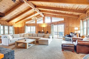 Treehouse-style Cabin, 1 Mi to Massanutten Resort