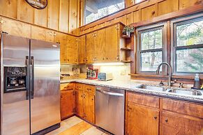 Treehouse-style Cabin, 1 Mi to Massanutten Resort