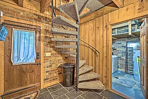 Treehouse-style Cabin, 1 Mi to Massanutten Resort