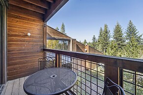 On-site Skiing: Truckee Studio w/ Balcony