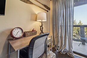 On-site Skiing: Truckee Studio w/ Balcony