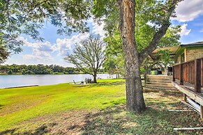 Vibrant Kingsland Retreat w/ Waterfront Views