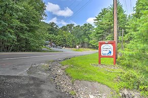 Steps to Lake: Tafton Cottage w/ Fire Pit & Grill