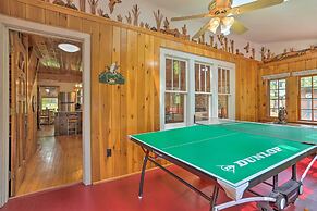 Steps to Lake: Tafton Cottage w/ Fire Pit & Grill