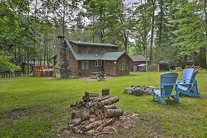 Steps to Lake: Tafton Cottage w/ Fire Pit & Grill