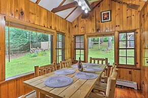 Steps to Lake: Tafton Cottage w/ Fire Pit & Grill