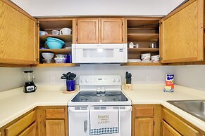 Sunny Condo - Private Ocean Isle Beach Access!