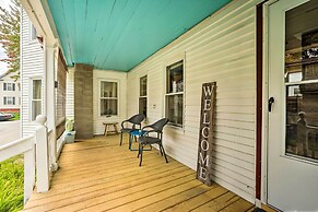 Updated Vintage Apartment < 1/2 Mi to Main St