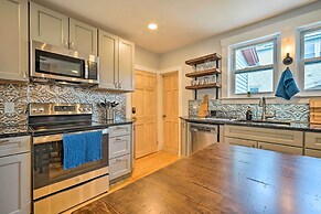 Updated Vintage Apartment < 1/2 Mi to Main St