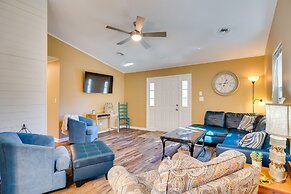 Lovely Emerald Isle Home, Walk to Beach!