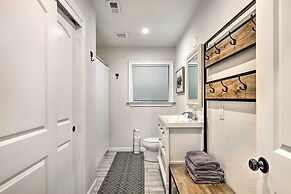 Private Hot Tub, Fire Pit + Swingset: Arnold Home