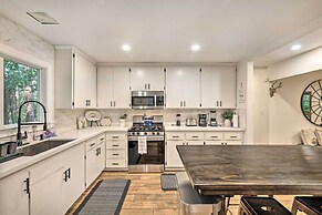 Private Hot Tub, Fire Pit + Swingset: Arnold Home