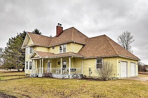 5-acre Vacation Home w/ Woods & Hiking Ground