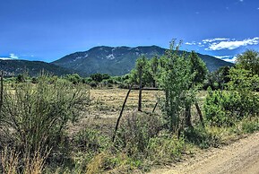 Arroyo Seco Adobe w/ Hot Tub Near Taos Ski Valley!