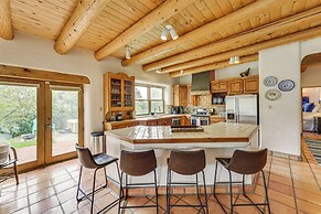Arroyo Seco Adobe w/ Hot Tub Near Taos Ski Valley!