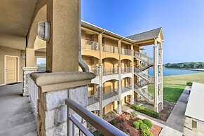 Lakefront Corsicana Condo: Pool & Private Balcony!
