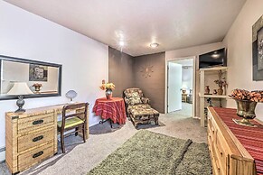 Dog-friendly Alto Escape w/ Hot Tub + Foosball!