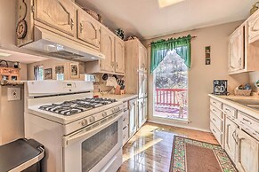 Dog-friendly Alto Escape w/ Hot Tub + Foosball!