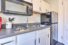 Bright Apartment 3 Mi to Downtown Birmingham!