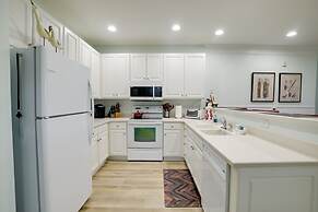 Calabash Condo w/ Patio + Golf Course Views!