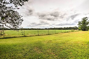On Scenic 60-acre Farm: Carmine Cottage w/ Porch