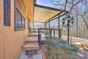 Charming Murphy Escape w/ Fire Pit & Hot Tub!