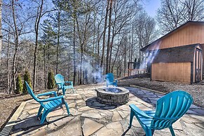 Unwind Fireside: Serene Murphy Escape w/ Hot Tub!