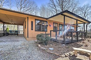 Unwind Fireside: Serene Murphy Escape w/ Hot Tub!